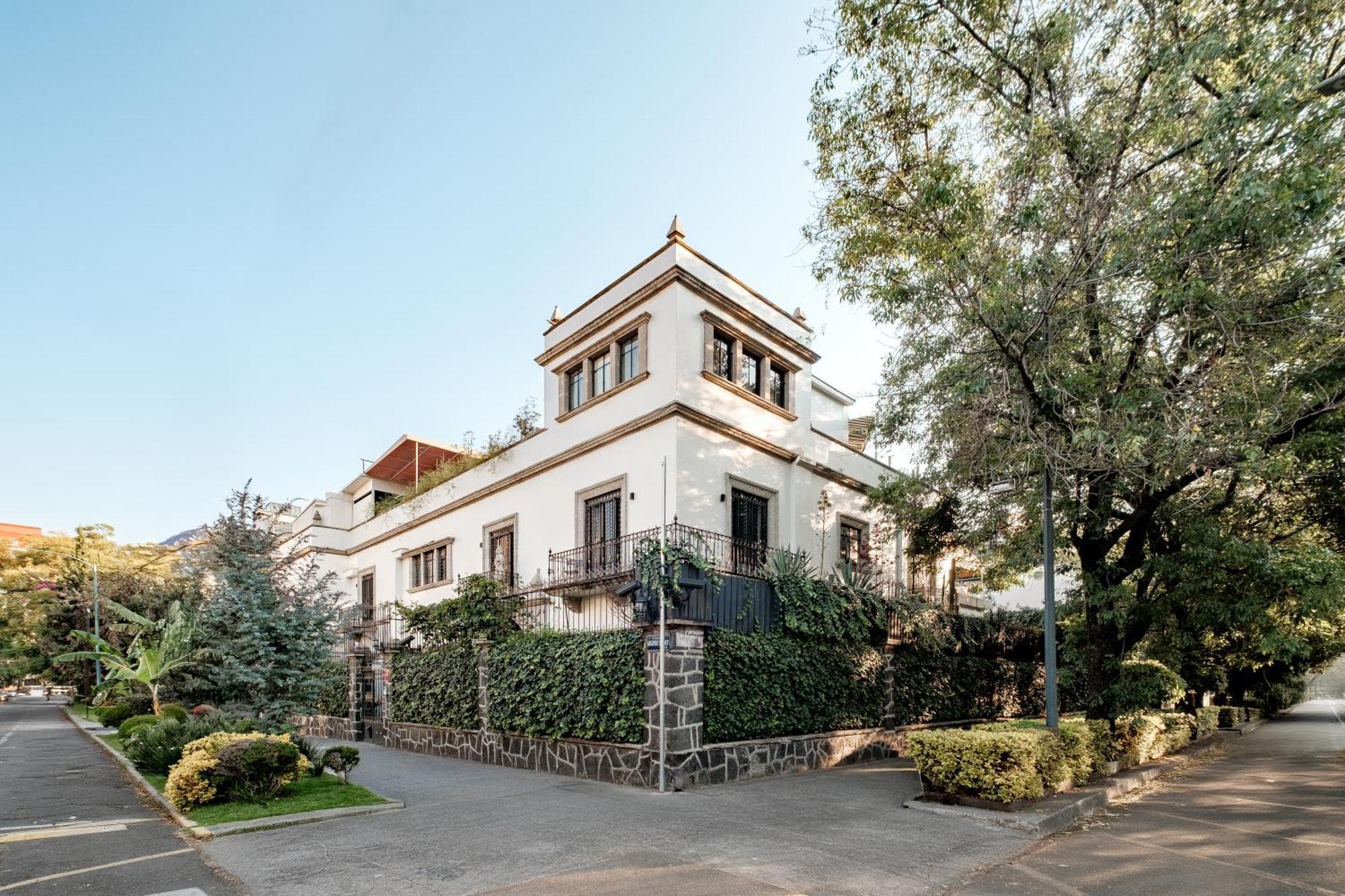 Pug Seal Polanco Anatole France Hotel Mexico City Exterior photo